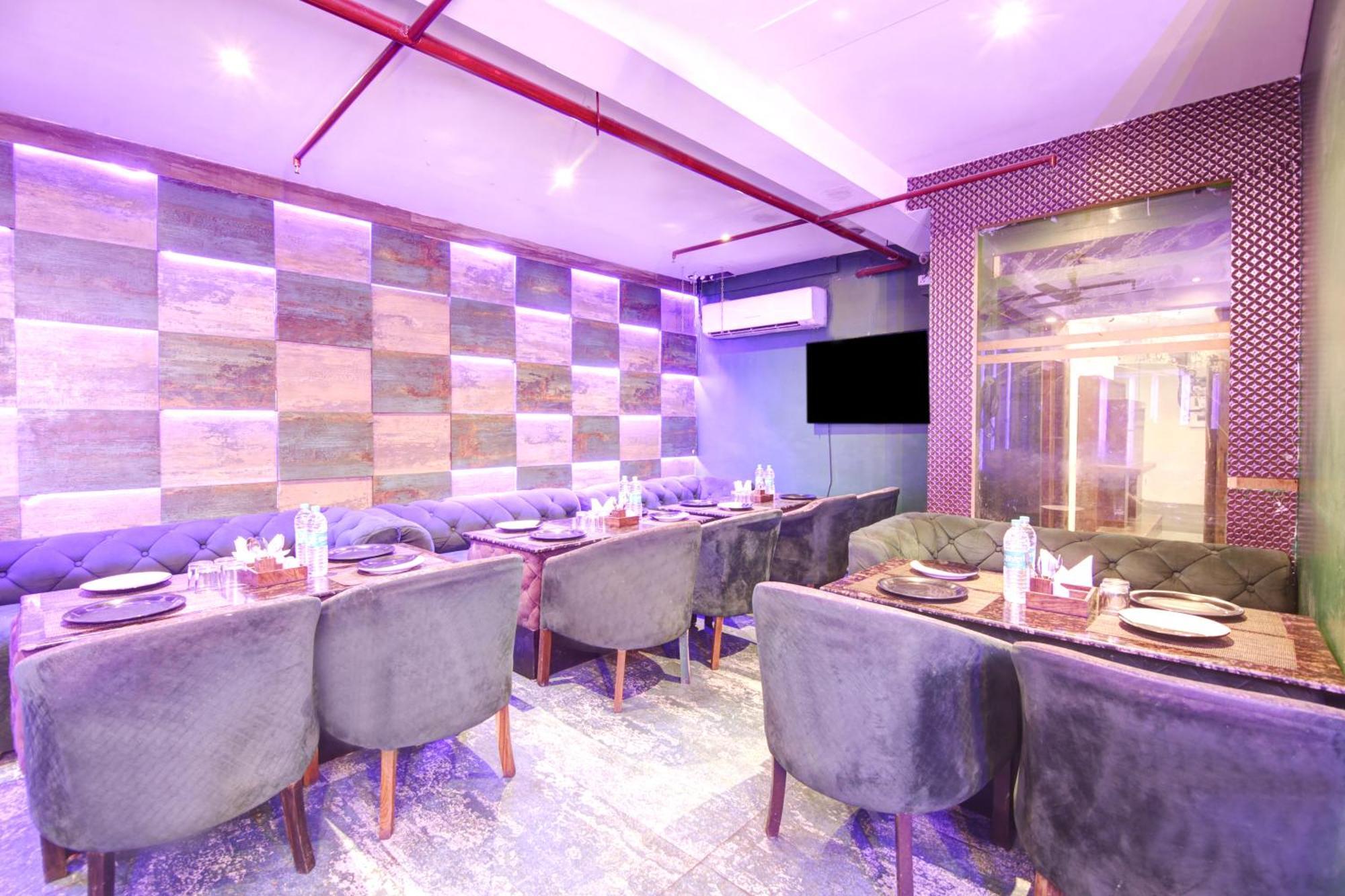 Hotel Wk Comfort - Near White Clove Ню Делхи Екстериор снимка