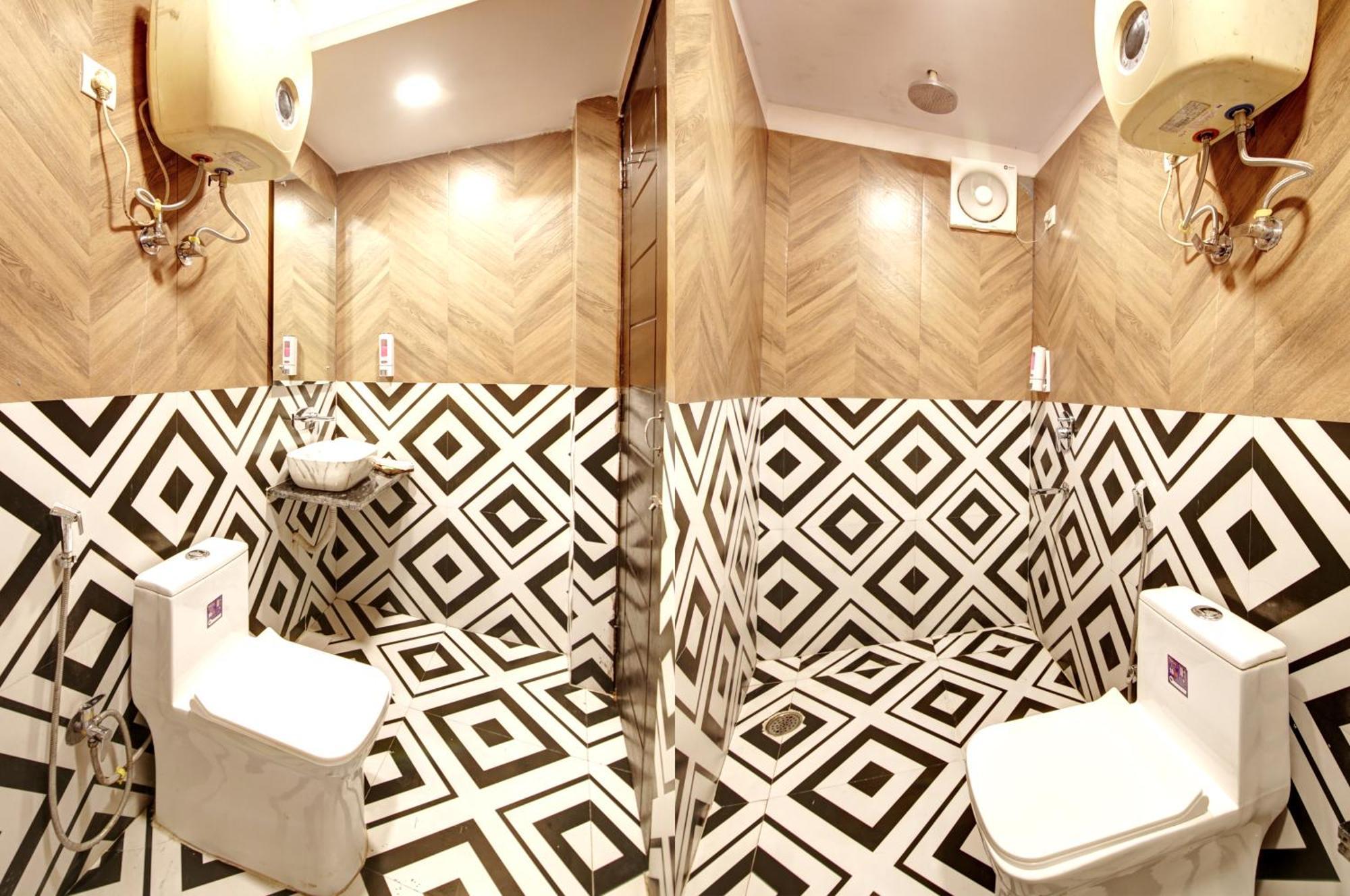 Hotel Wk Comfort - Near White Clove Ню Делхи Екстериор снимка