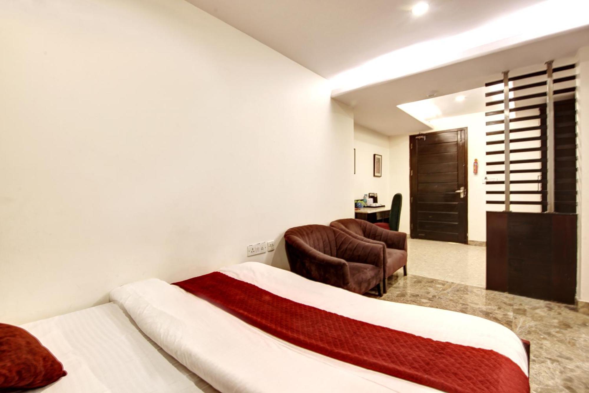 Hotel Wk Comfort - Near White Clove Ню Делхи Екстериор снимка