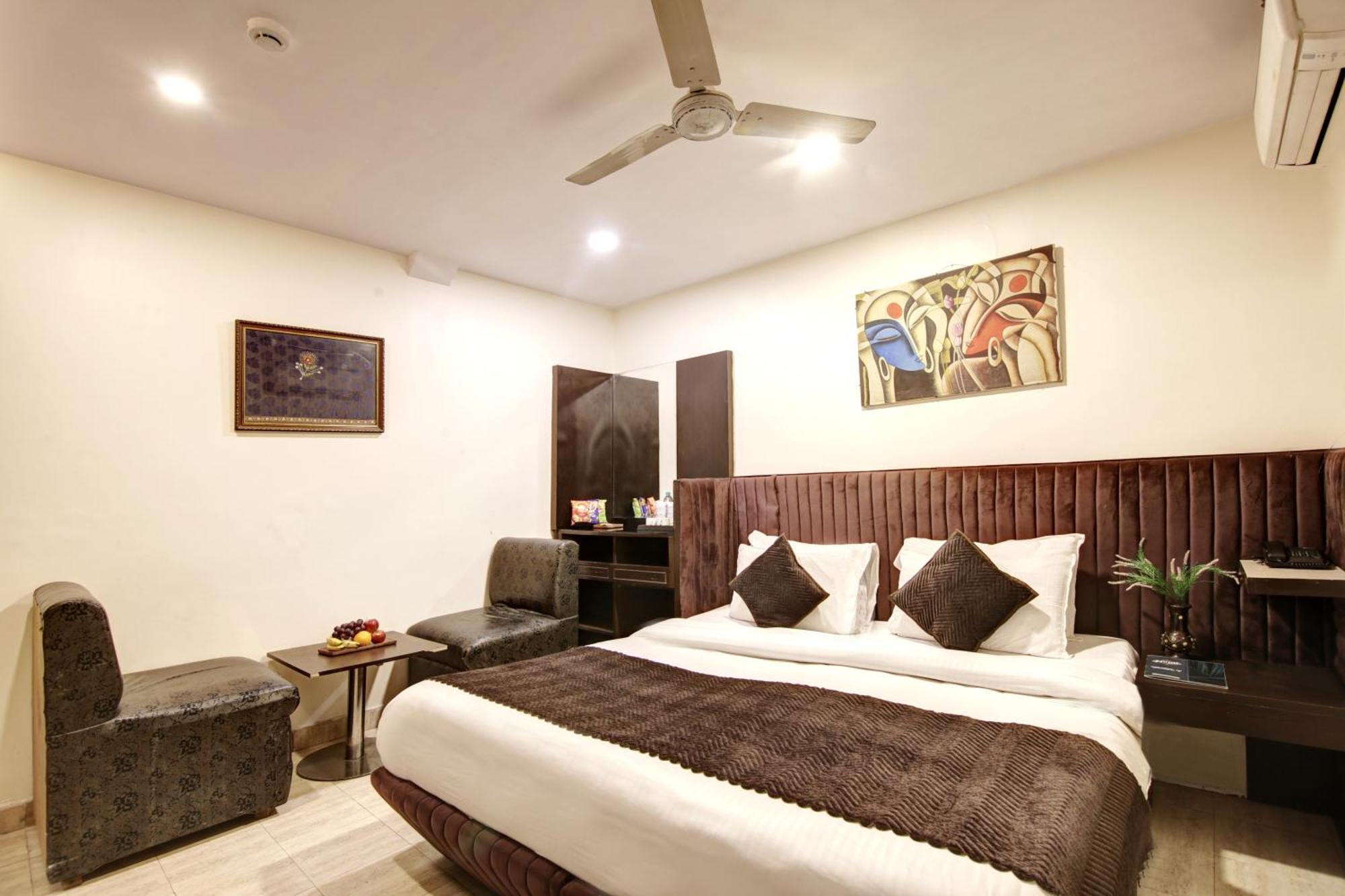 Hotel Wk Comfort - Near White Clove Ню Делхи Екстериор снимка